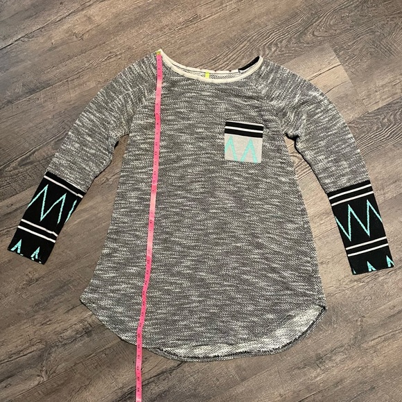 ⭐️4 for $10⭐️Heathered Knit Long Sleeve Pocket Shirt.  Aztec Colorblock Tunic - Picture 6 of 11